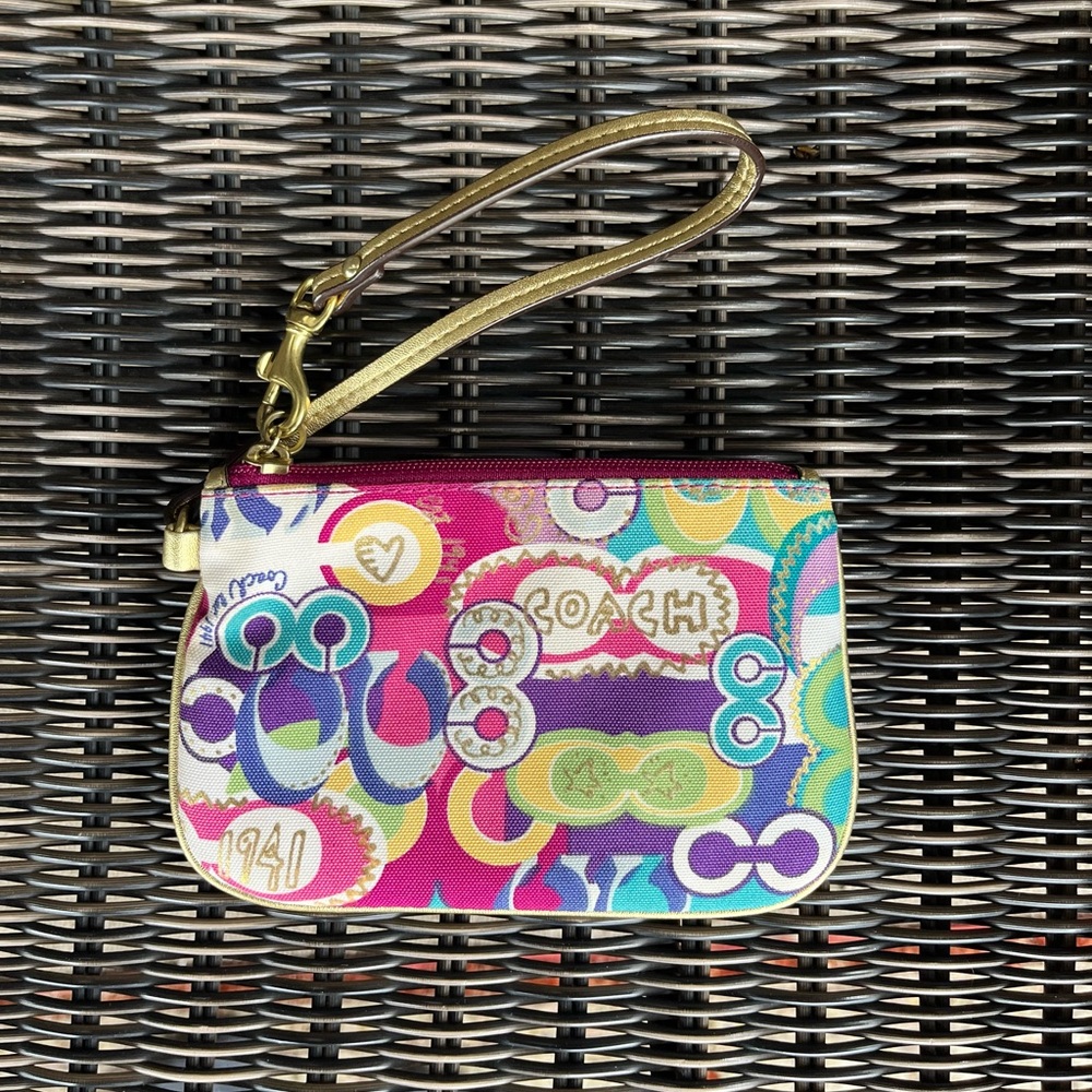 Coach Poppy Graffiti Wristlet/Wallet-on-chain